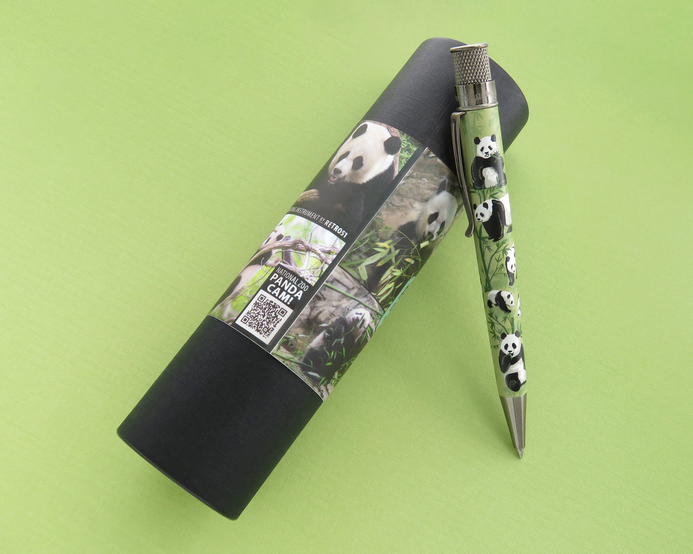 Smithsonian - Officially Licensed products; panda pen design